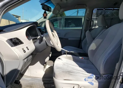 2013 Toyota Sienna Le from USA, damaged, VIN 5TDKK3DC9DS375008